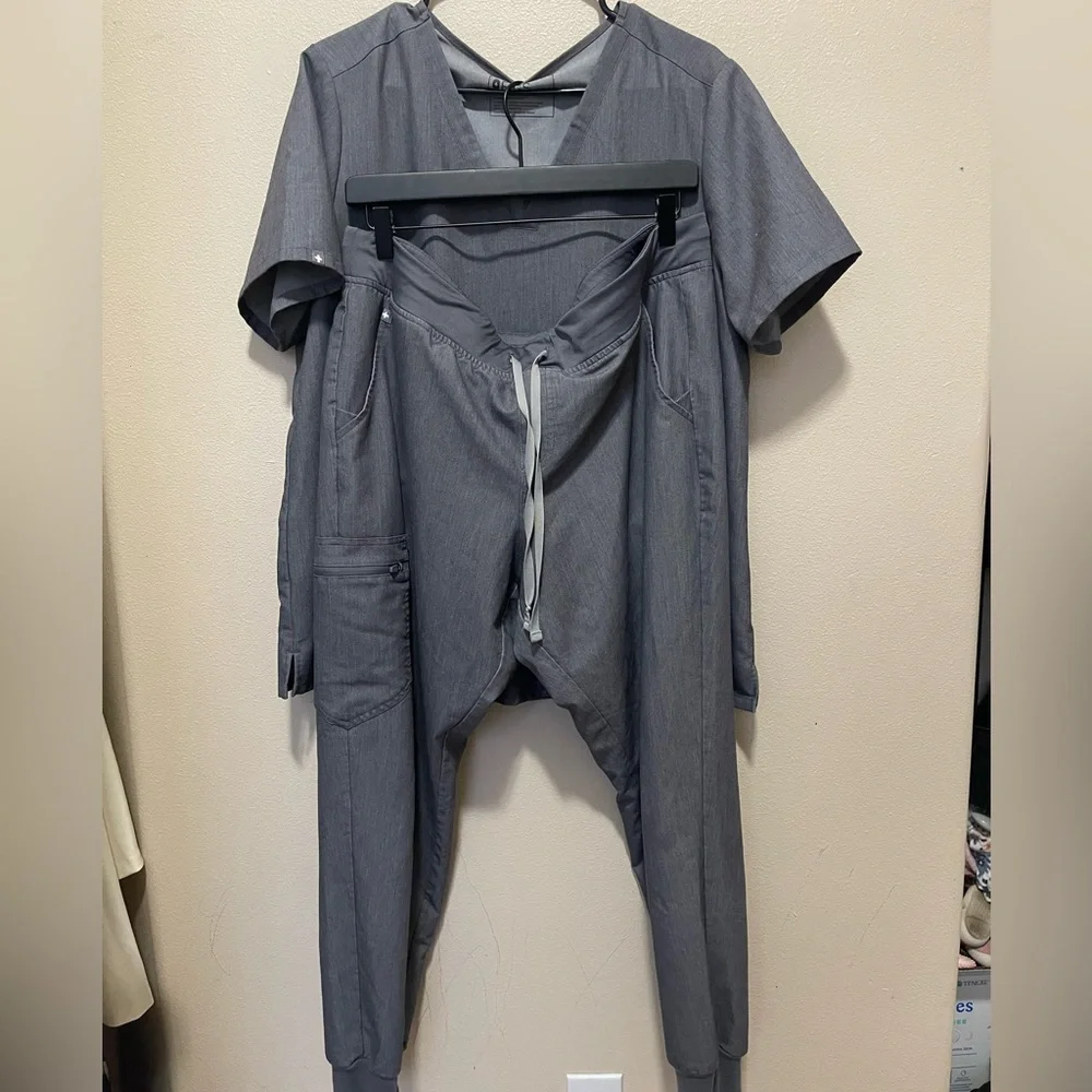 Figs scrubs set xl grey casma 2 pocket top and Zamora joggers medical work - Picture 1 of 2